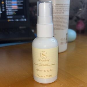 Scentsy Silver-n-Gold Travel Spray - Cream & White